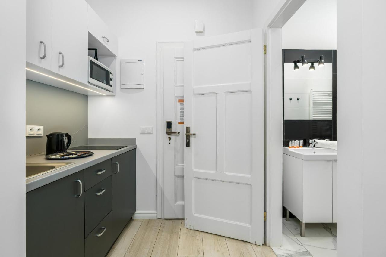 Apartments City Center Saint Wojciech By Renters Poznan Ngoại thất bức ảnh