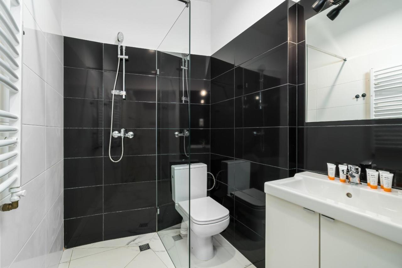 Apartments City Center Saint Wojciech By Renters Poznan Ngoại thất bức ảnh